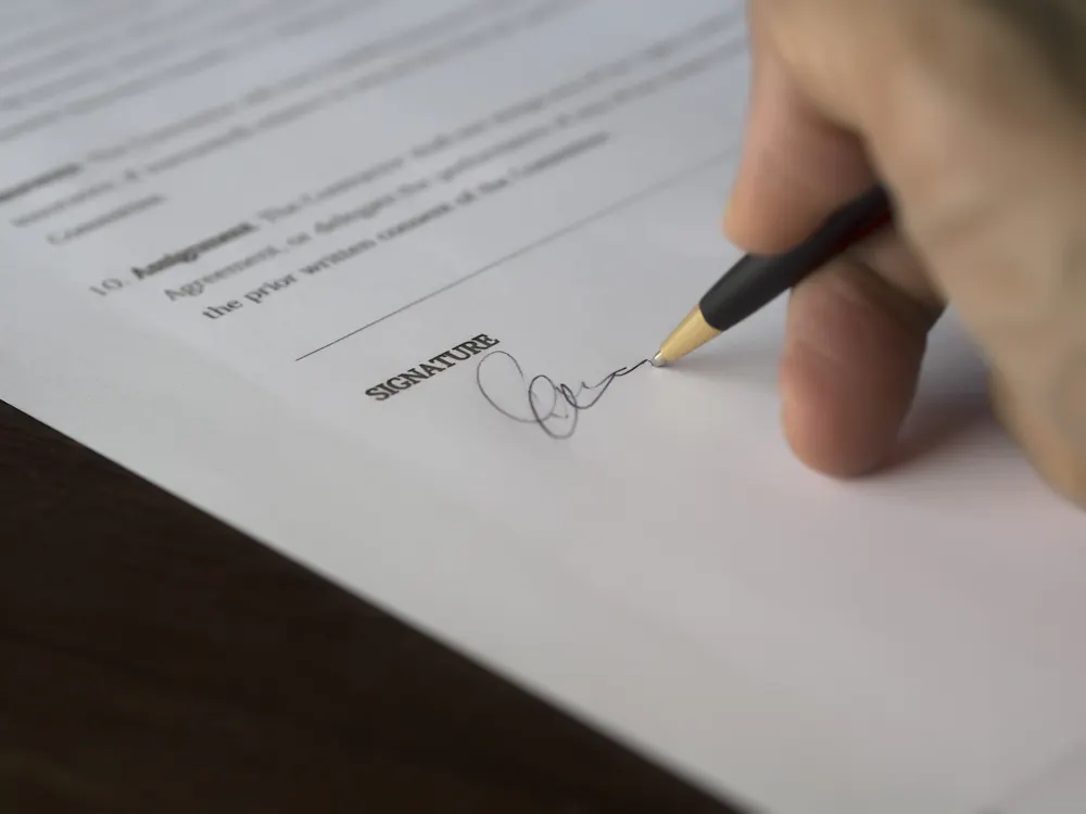 Signing a payday loan agreement with full cost disclosure in Canada