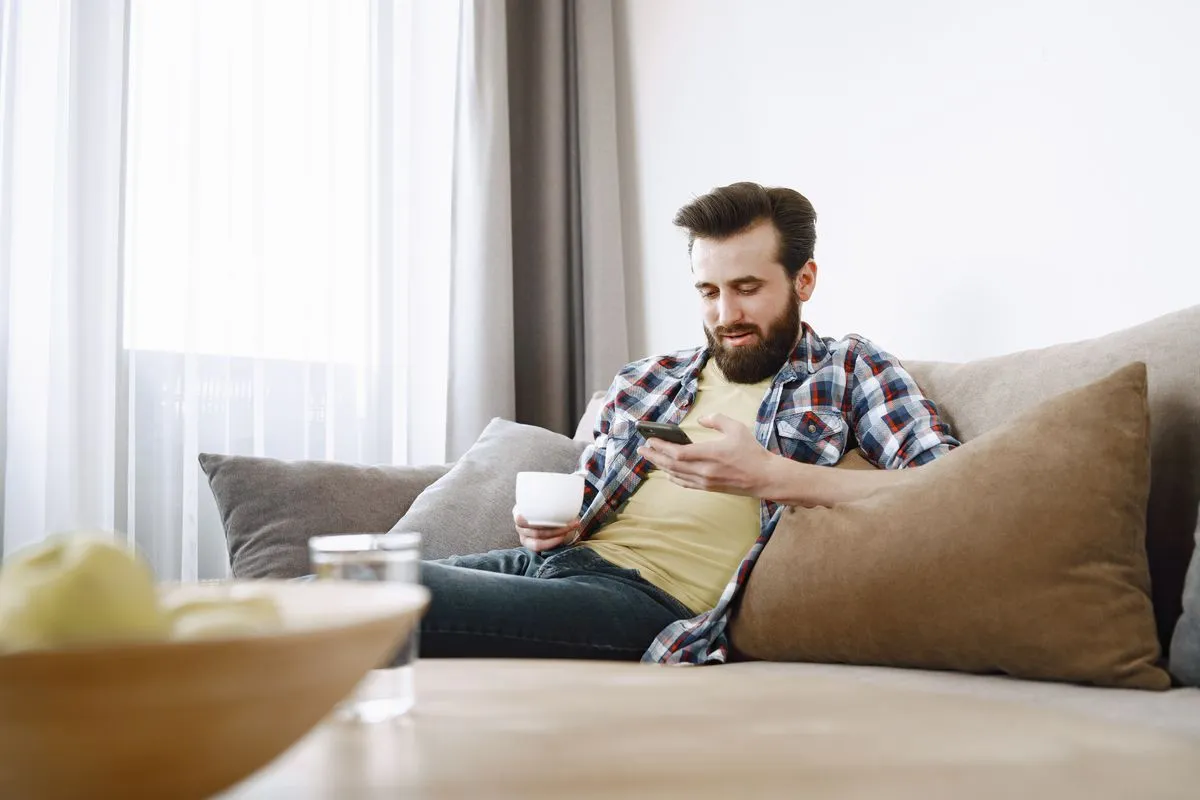 Ottawa borrower reviewing payday loans Ottawa funds on a phone
