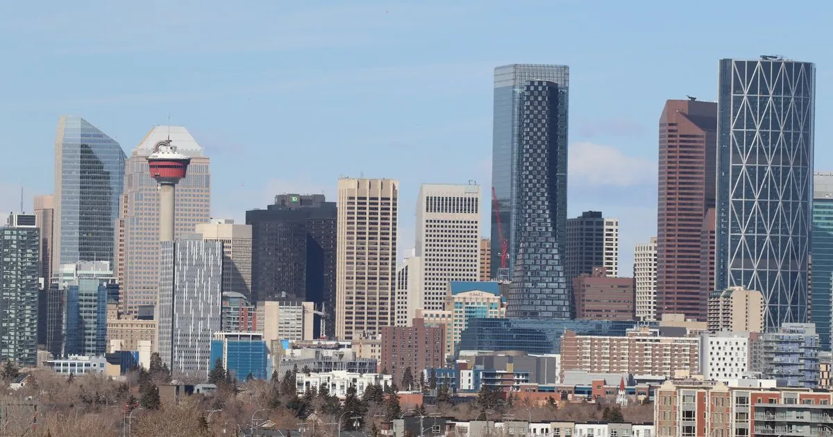 Calgary skyline and Calgary Tower - payday loans Calgary
