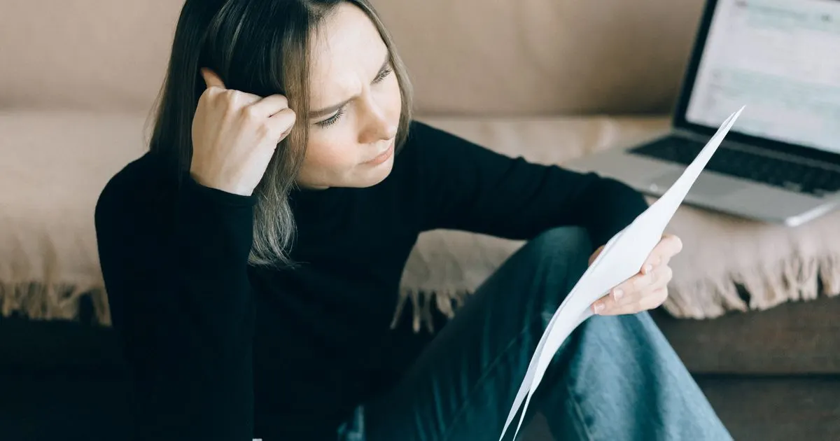 Borrower comparing payday loans no refusal claims against real approval requirements