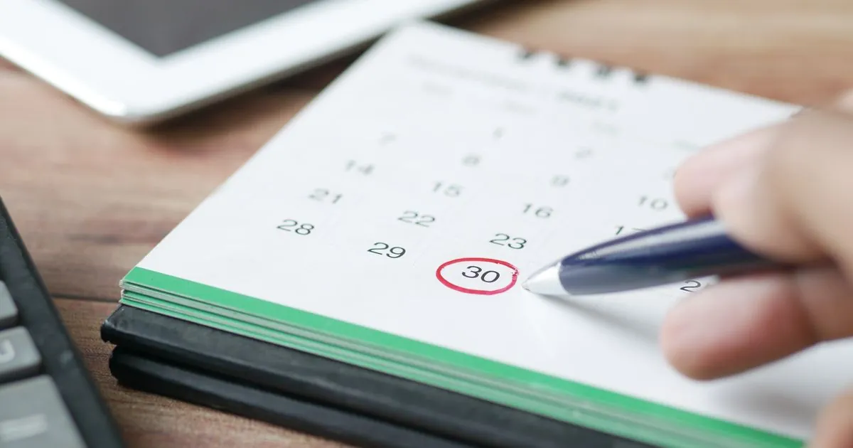 Payday circled on a calendar, the date an Alberta payday loan instalment has to match